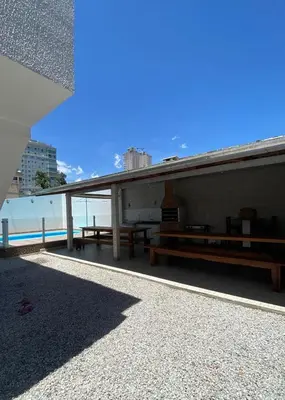 Uma varanda ou terraço em Casa com piscina