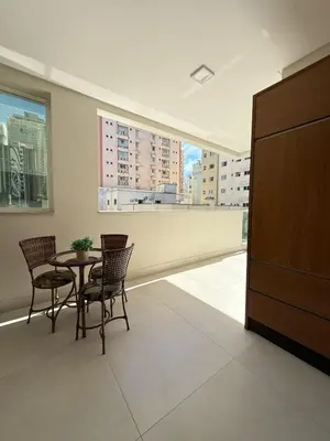 A planta de 3 suítes com jacuzzi e banheira, próx do Hard Rock Café em Meia Praia