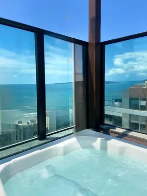 Uma vista geral da montanha ou uma vista da montanha a partir do apartamento