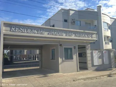 O edifício onde o apartamento está situado