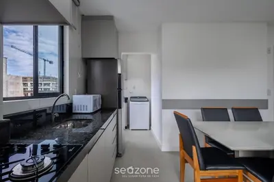 A cozinha ou kitchenette de Apto 2Q c/ varanda prox ao mar Itapema MTS1503