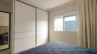 Uma cama ou camas num quarto em MDV-103 Encantador Dpto 80m de playa Canto Grande