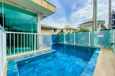 A piscina em ou perto de Espaçoso Apt com 3 Quartos na Praia de Palmas 0322