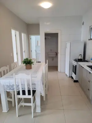 A cozinha ou kitchenette de Pousada Jardim