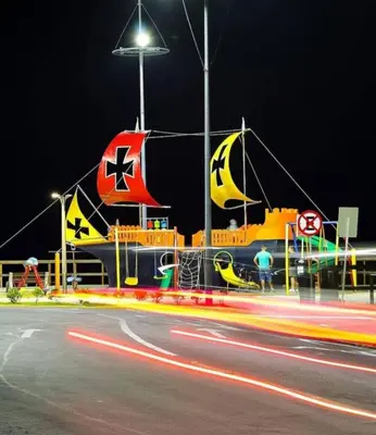 A planta de Prédio frente mar apto frente p montanhas a 20m PRAIA 8 pessoas