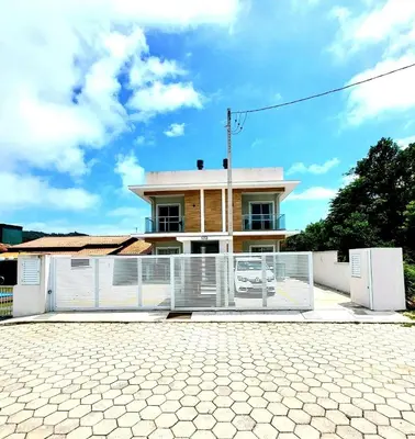 O edifício onde o apartamento está situado