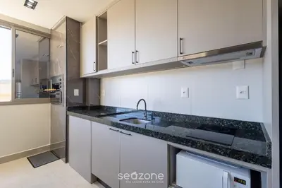 A cozinha ou kitchenette de Sua estadia exclusiva com piscinas e jacuzzi a 500m da praia - ELF