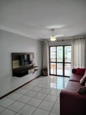 Uma televisão e/ou sistema de entretenimento em Brisa Mar