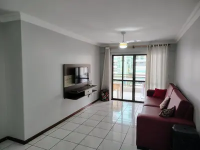 Uma televisão e/ou sistema de entretenimento em Brisa Mar