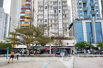 Os clientes hospedados em Apto 10 passos da Praia - Garagem - Ar Condicionado