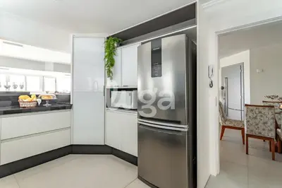 A cozinha ou kitchenette de Refúgio Marítimo na praia - Balneário Camboriú