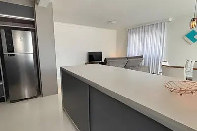 A cozinha ou kitchenette de 3 Quartos com A/C | 2 Vagas | 500m da Praia