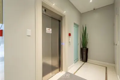 A planta de Aptos Modernos e Exclusivos em Meia Praia, a 450m do Mar - EST