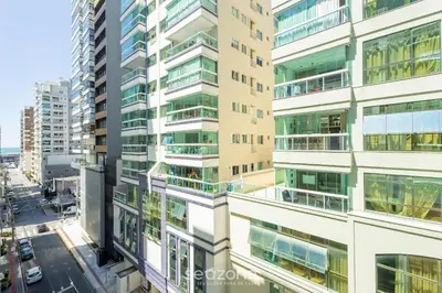 O edifício onde o apartamento está situado