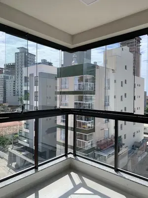 Uma vista geral de Porto Belo ou a vista da cidade a partir do apartamento
