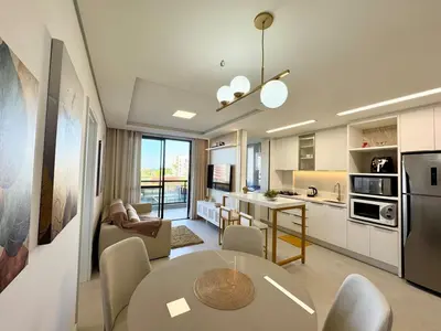 A cozinha ou kitchenette de Palmas - Apto de praia moderno em HomeClub a 550m do mar