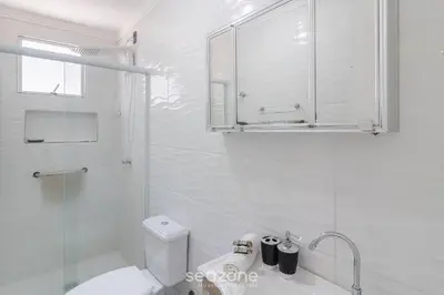 Uma casa de banho em Apto completo 2Q a 80m da Praia em BC IDI0306