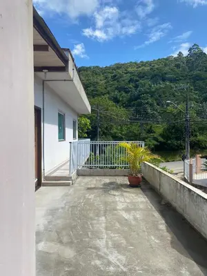 Uma vista geral da montanha ou uma vista da montanha a partir da casa de férias