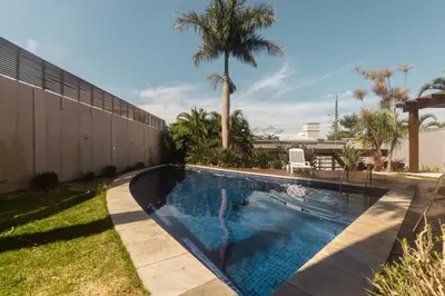 A piscina em ou perto de Casa deslumbrante, com vista para o mar