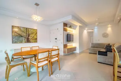 A cozinha ou kitchenette de Hospede-se a passos do mar em Meia Praia - VIM