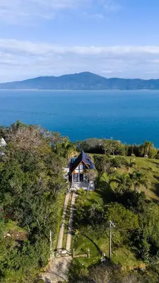 A planta de Cabana vista mar em Bombinhas
