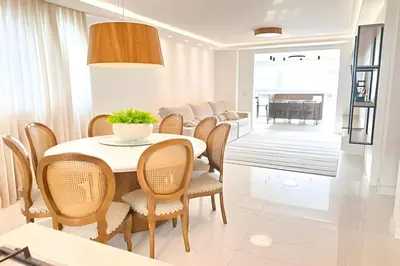 Uma área de estar em ASA | Cobertura Duplex | Meia Praia | Hidro | 4QT
