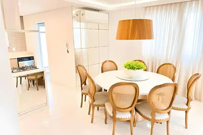 A cozinha ou kitchenette de ASA | Cobertura Duplex | Meia Praia | Hidro | 4QT