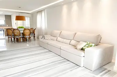 Uma área de estar em ASA | Cobertura Duplex | Meia Praia | Hidro | 4QT
