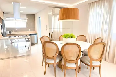 A cozinha ou kitchenette de ASA | Cobertura Duplex | Meia Praia | Hidro | 4QT