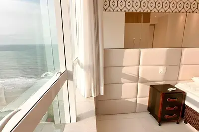 Uma área de estar em ASA | Cobertura Duplex | Meia Praia | Hidro | 4QT