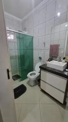 Uma casa de banho em Suíte Master, Ar cond, Tela Cinema 150
