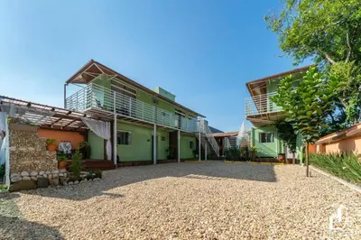 O edifício onde o apartamento está situado