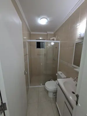 Uma casa de banho em Meia praia - Apartamento grande a 250 metros da praia