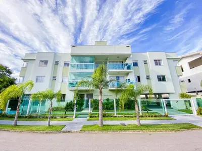 O edifício onde o apartamento está situado