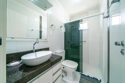 Uma casa de banho em Maristela Guedert - AP 3 Quartos com Vista Mar
