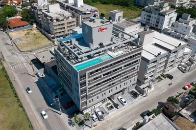 Uma vista geral de Bombinhas ou a vista da cidade a partir do apartamento