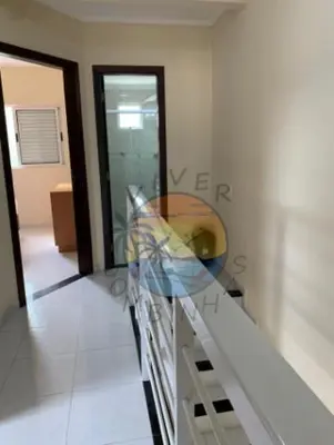 A planta de Sobrado Alto Padrão Zona Central da Praia com 03 Dormitórios