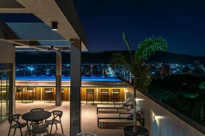A piscina em ou perto de Elegance - Piscina Aquecida - Apartamento para 4 pessoas em Bombinhas