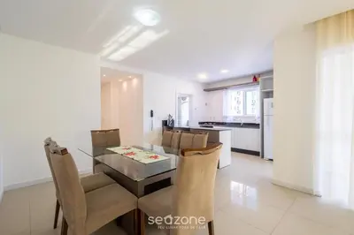 A cozinha ou kitchenette de Apto 450m da praia c/ churrasq. e 3 suítes TAH0602