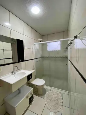Uma casa de banho em Casa Térrea a 200m da Praia de Bombas