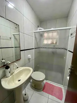 Uma casa de banho em Casa Térrea a 200m da Praia de Bombas