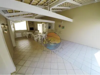 A planta de Casa Ampla Zona Central da Praia com 04 Dormitórios