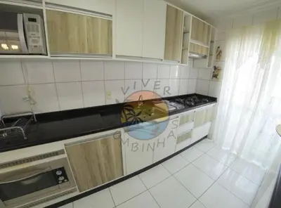 A cozinha ou kitchenette de Apartamento Zona Central da Praia com 03 Dormitórios