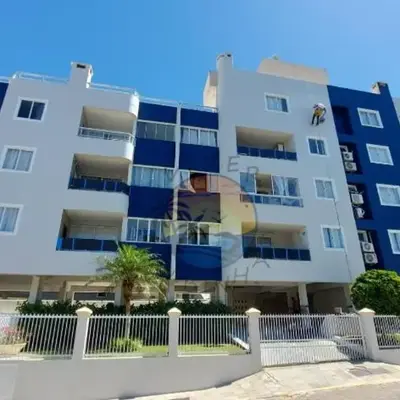 Apartamento Zona Central da Praia com 03 Dormitórios