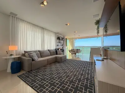 Uma televisão e/ou sistema de entretenimento em IL01- Vista Mar | Pé na Areia | Churrasqueira