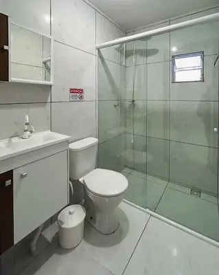 Uma casa de banho em Apartamento 2 completo