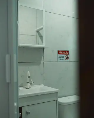 Uma casa de banho em Apartamento 2 completo