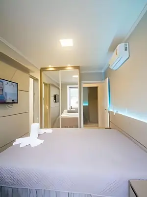 A planta de Apartamento mobiliado com sacada e chu. 2 vagas