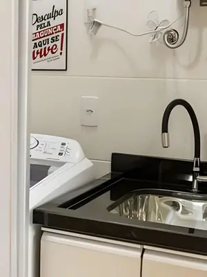A planta de Apartamento mobiliado com sacada e chu. 2 vagas