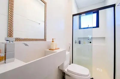 Uma casa de banho em Conforto e exclusividade a 60m da Praia de Palmas 0321